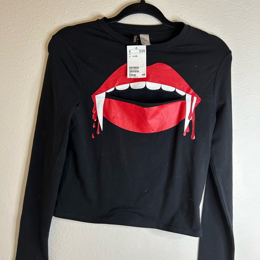 H&M Black Long Sleeve Top with Red Lip Graphic